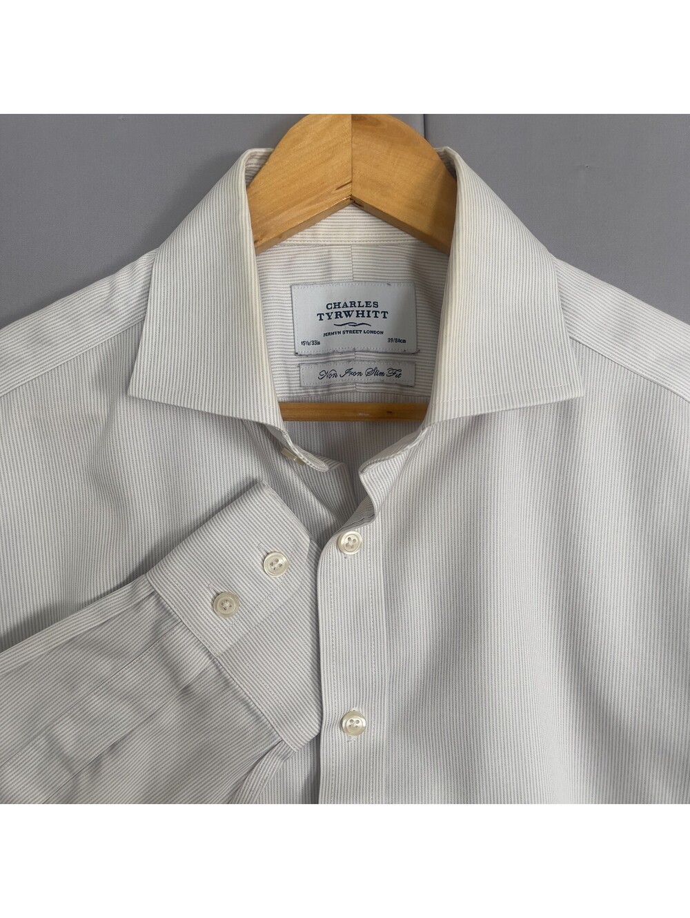 Charles Tyrwhitt Mens Non Iron Slim Fit Dress Shirt 16/33 White w/ Grey Stripes